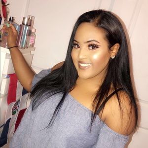 Meet your Posher, Charolin